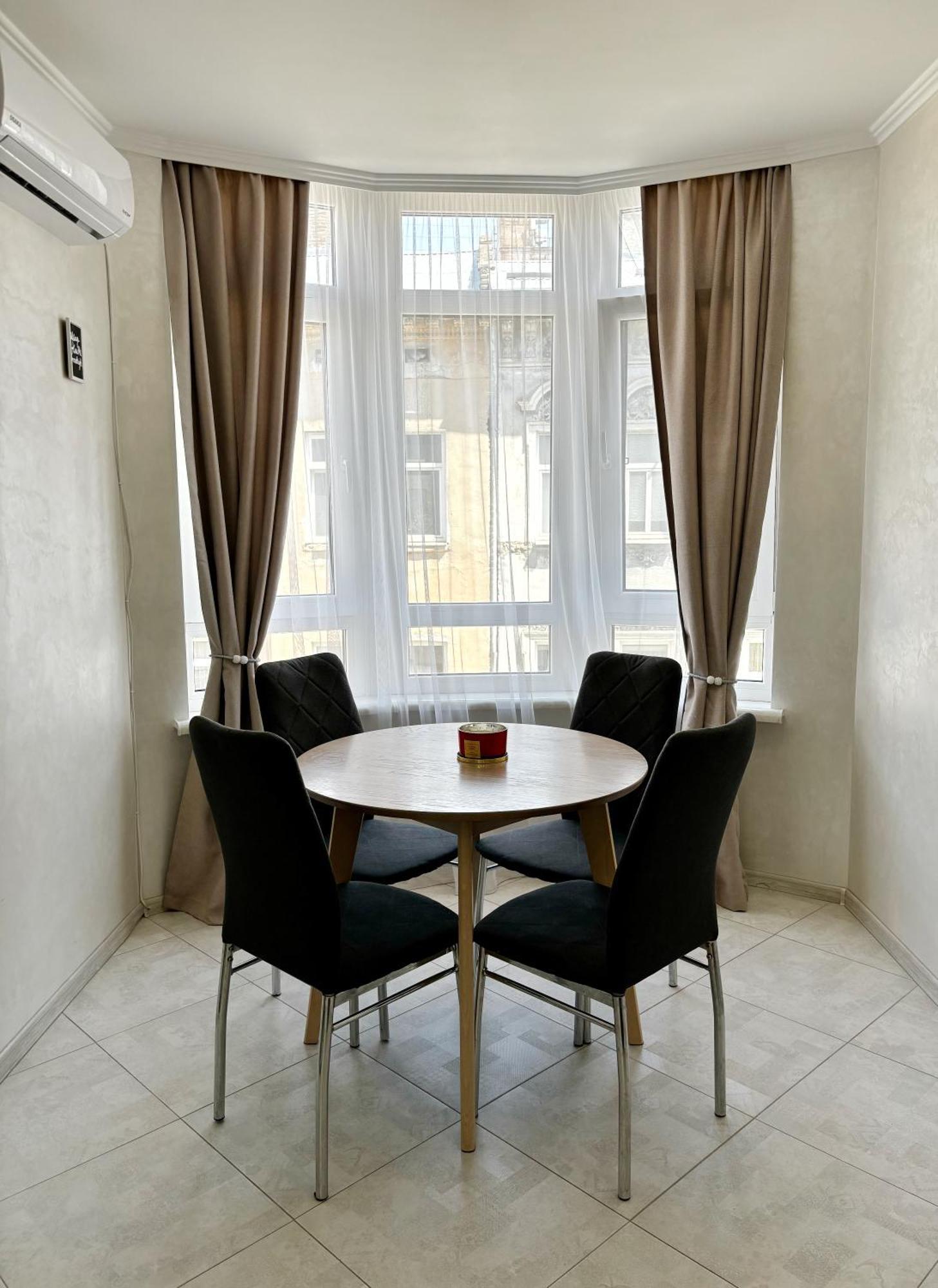 Apartment In Khmelnytsky Street 리비프 외부 사진